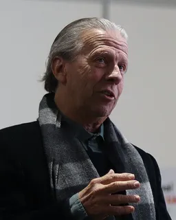 Luis Llosa