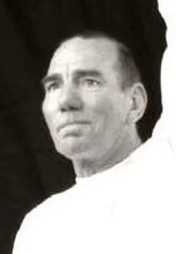 Pete Postlethwaite