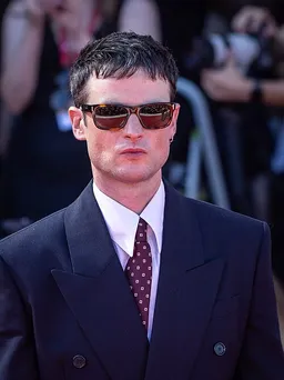 Tom Sturridge